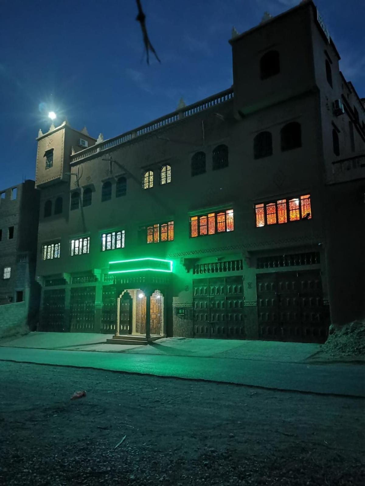 Hotel Awayou Bou Tharar Exterior photo
