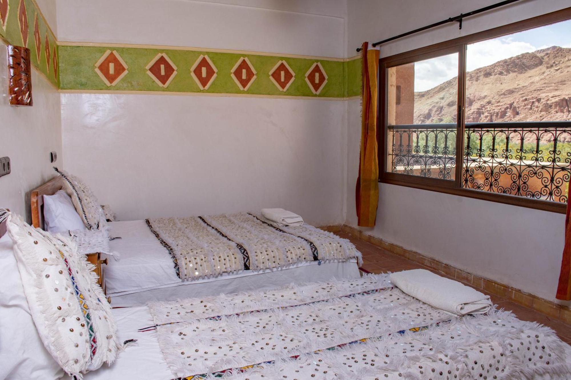 Hotel Awayou Bou Tharar Exterior photo