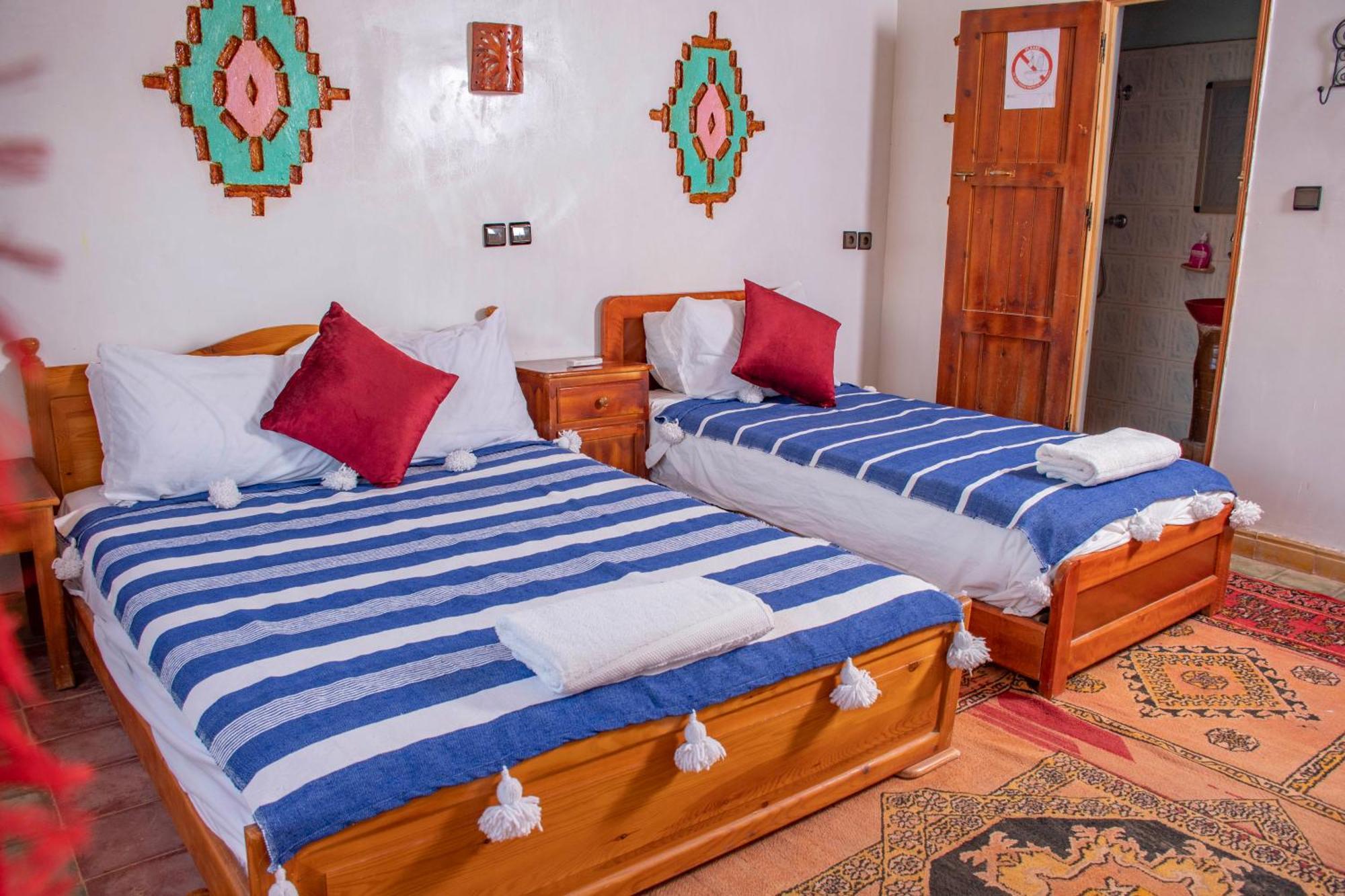 Hotel Awayou Bou Tharar Exterior photo