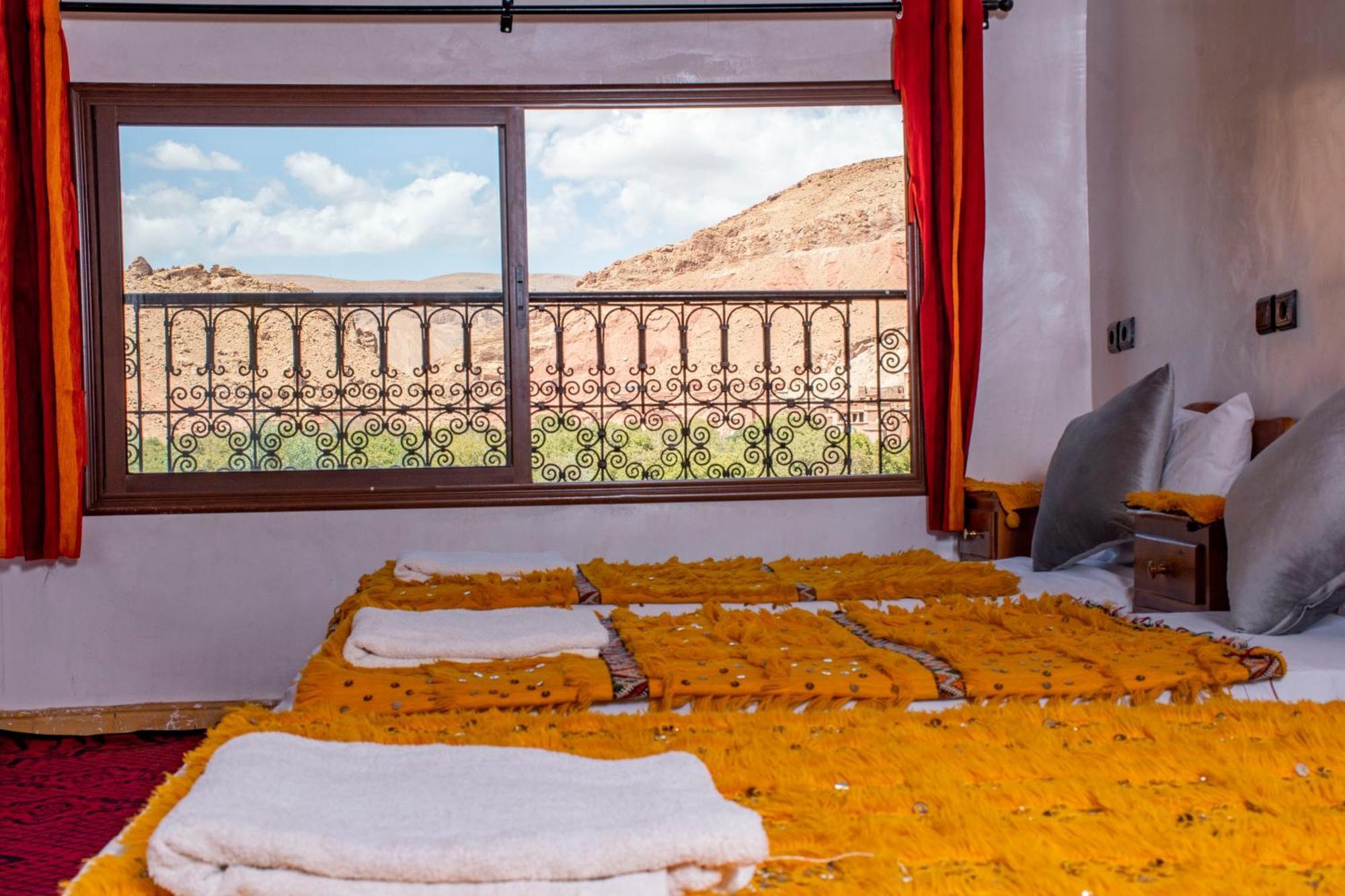 Hotel Awayou Bou Tharar Exterior photo