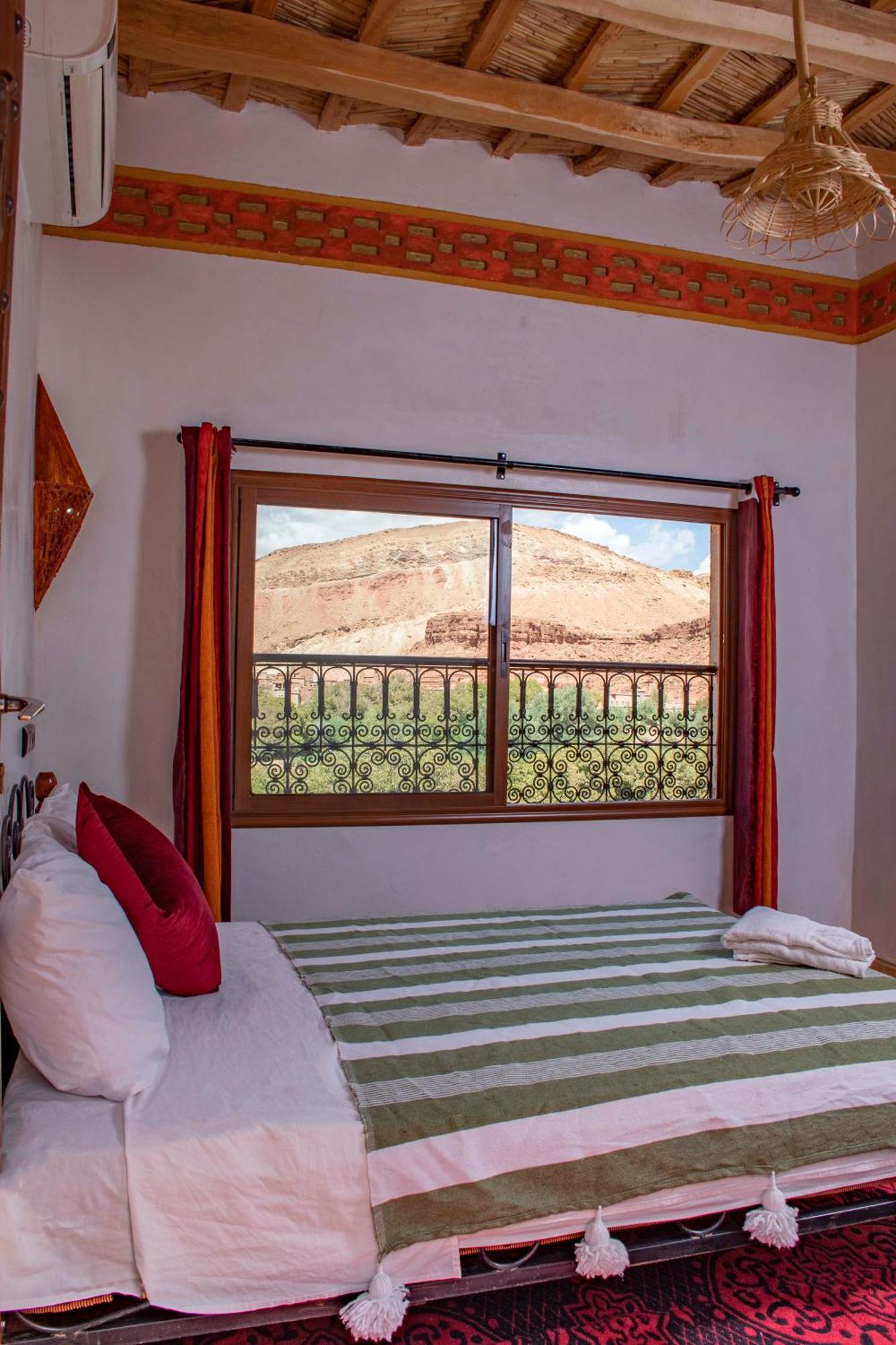 Hotel Awayou Bou Tharar Exterior photo