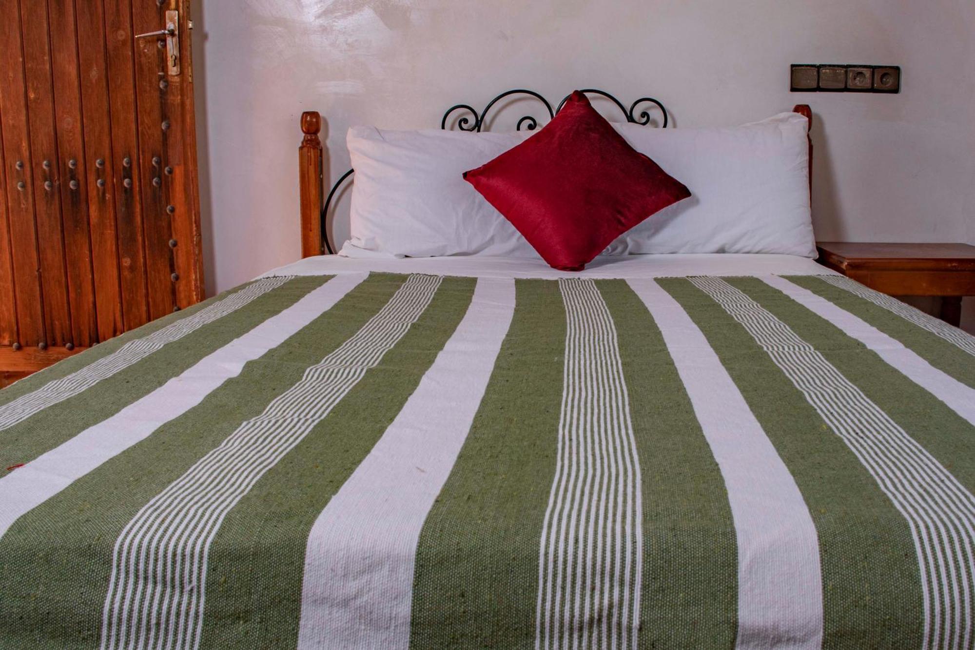 Hotel Awayou Bou Tharar Exterior photo